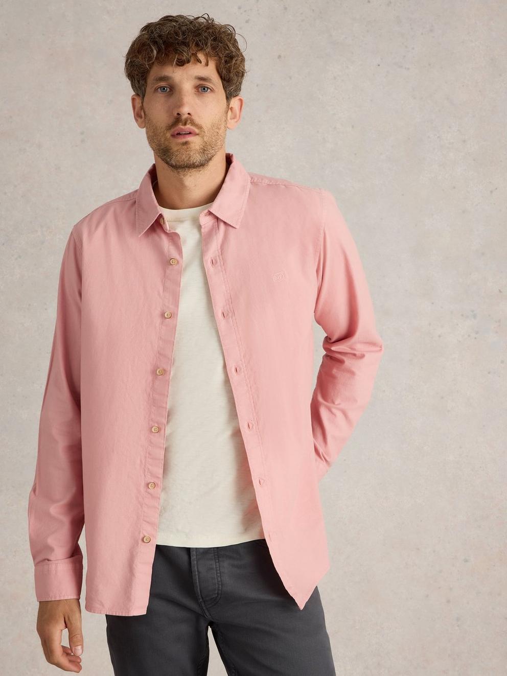 Bruton Oxford Shirt in LGT PINK - MODEL DETAIL