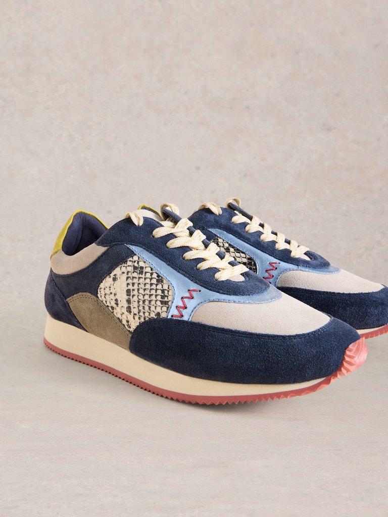 Ruby Runner in NAVY MULTI - FLAT DETAIL