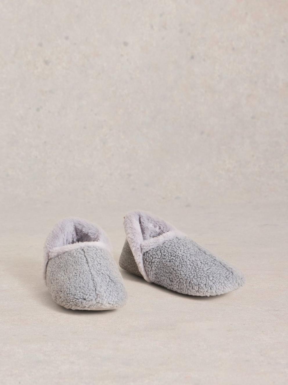 Closed Back Reya Slipper in MID GREY - FLAT FRONT