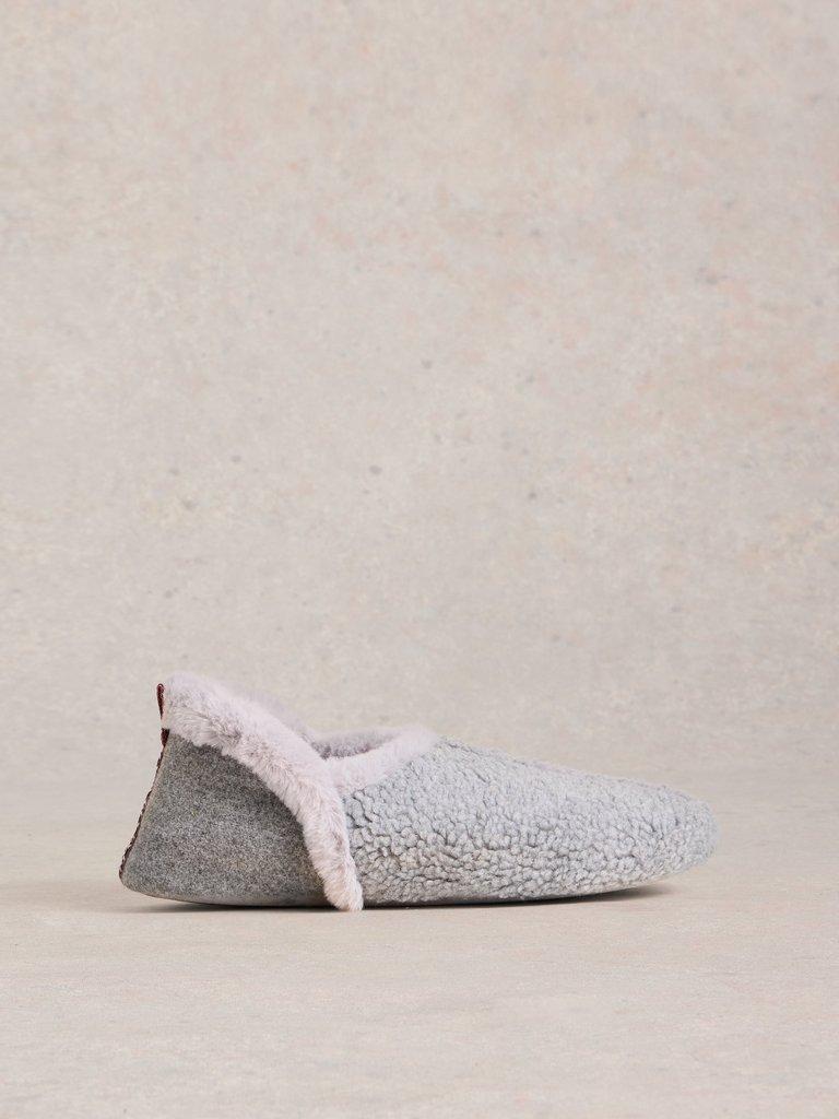 Closed Back Reya Slipper in MID GREY - LIFESTYLE
