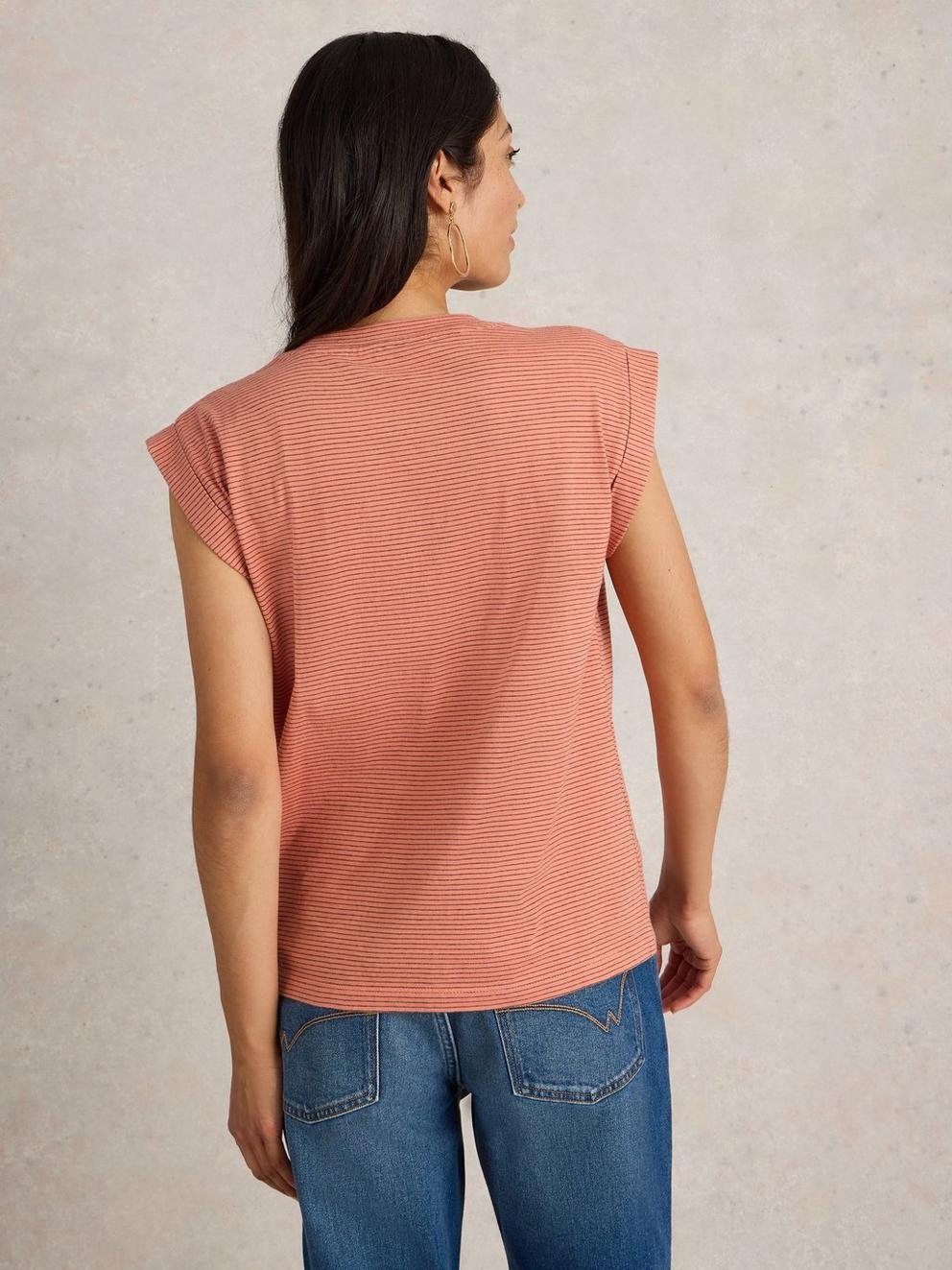 CLAUDIA TEE in CORAL MLT - MODEL BACK