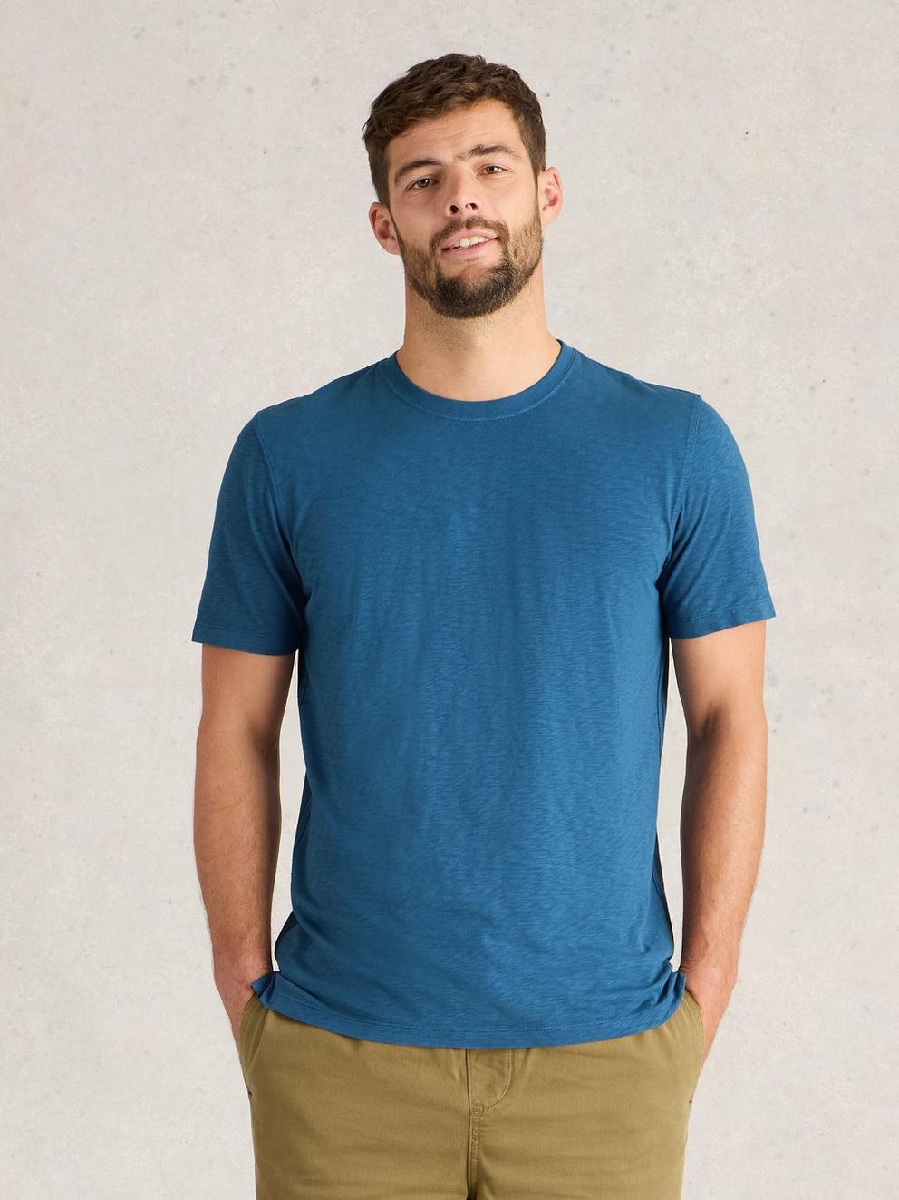 Abersoch Crew Neck Tee in INDIGO BLE - MODEL DETAIL