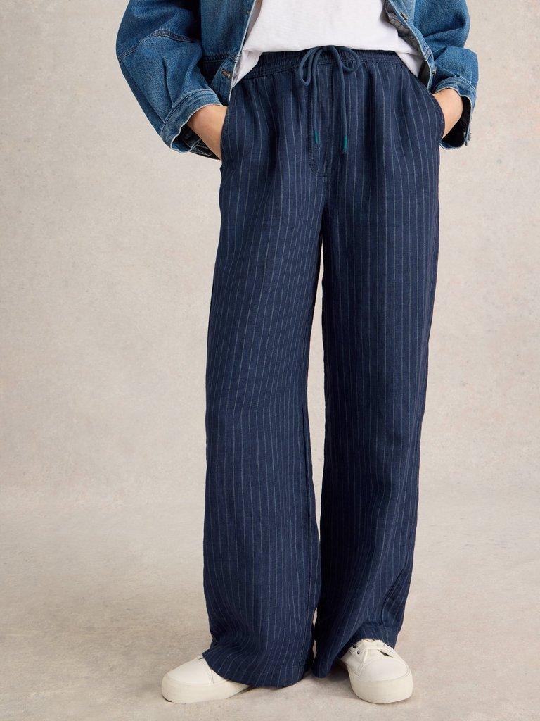 Belle Linen Wide Leg Trouser in NAVY MULTI - MODEL DETAIL