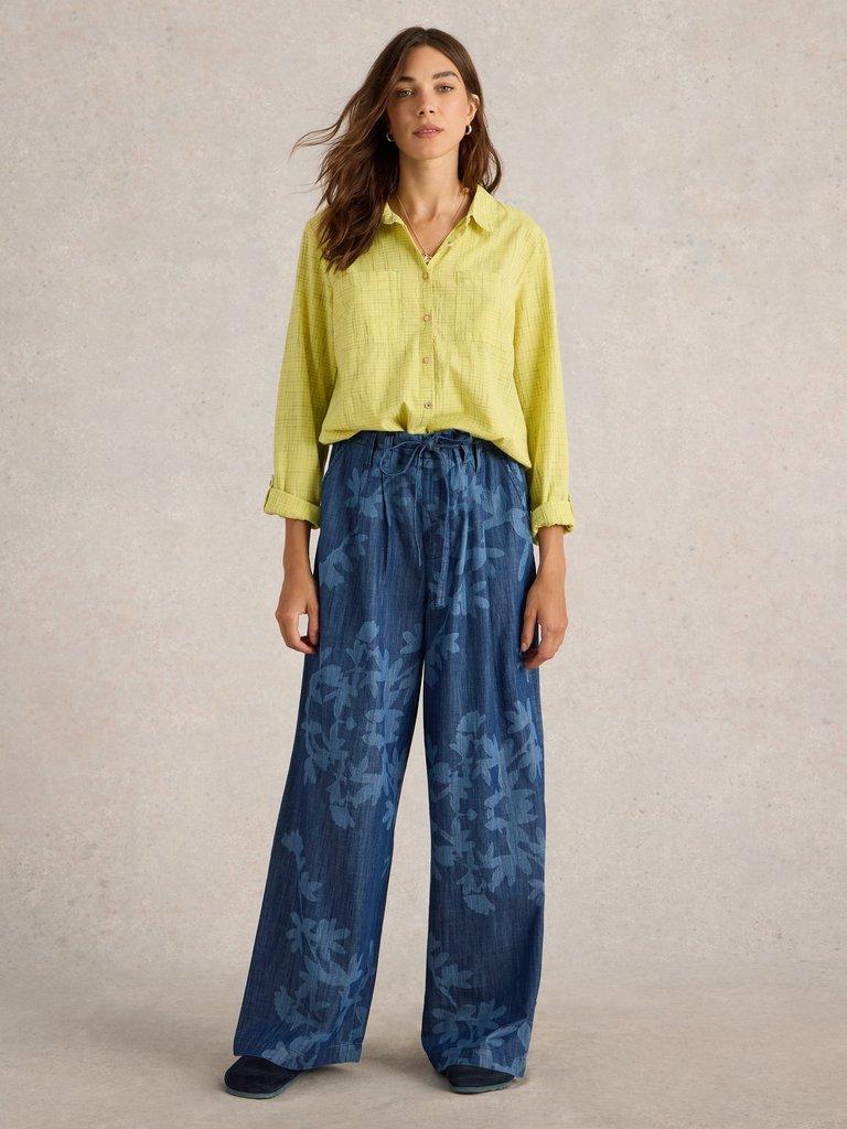 Farah Denim Wide Leg Trouser in DENIM PR - MODEL FRONT