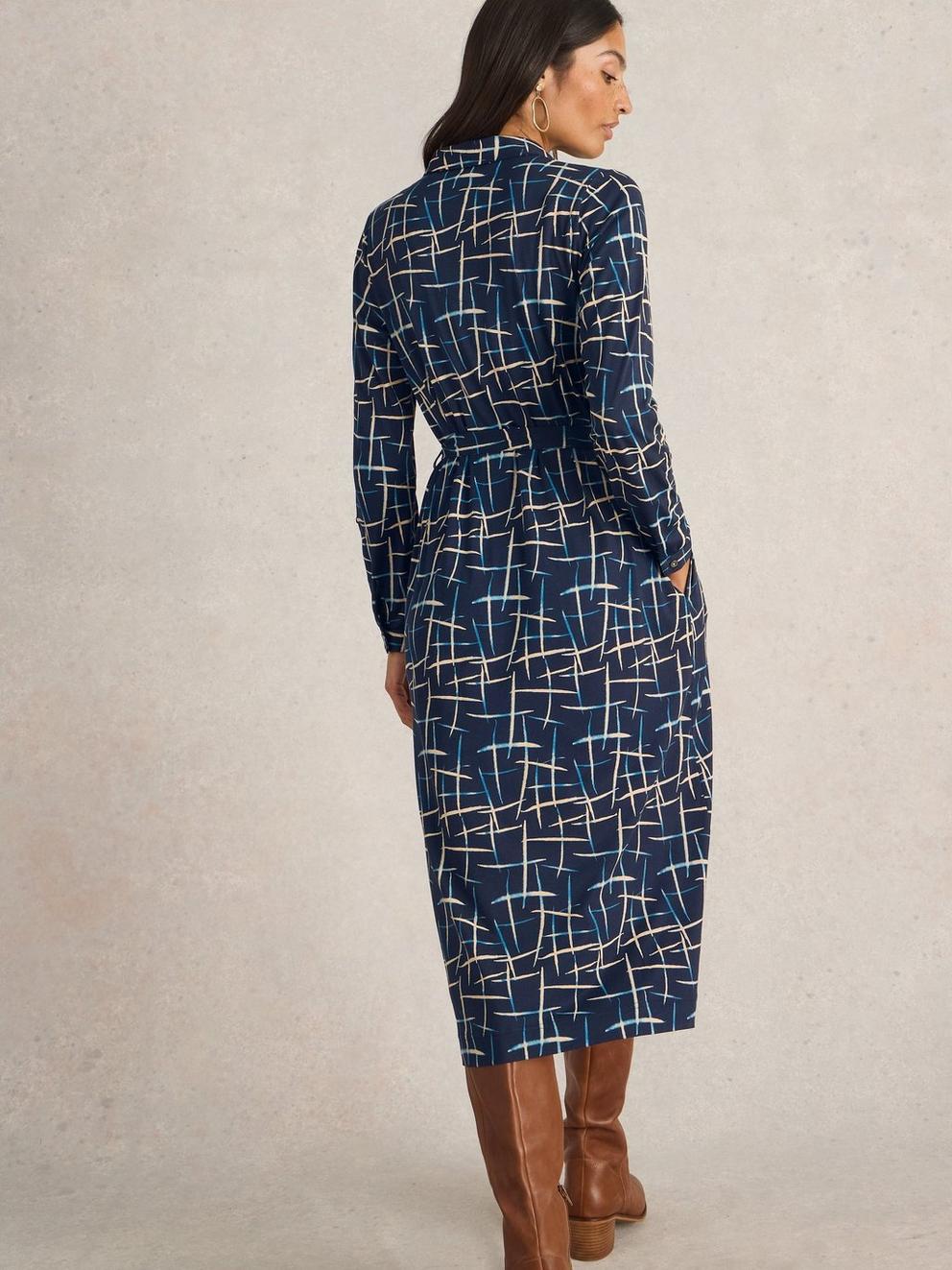 Annie Jersey Shirt Midi Dress in NAVY PR - MODEL BACK