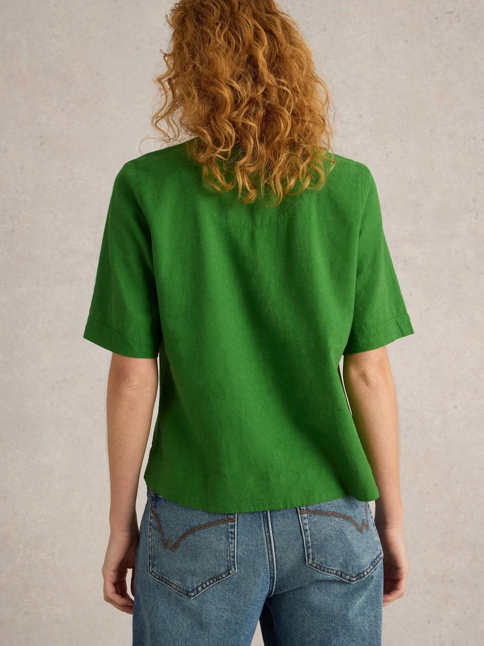 Ash Linen Blend Top in MID GREEN - MODEL BACK