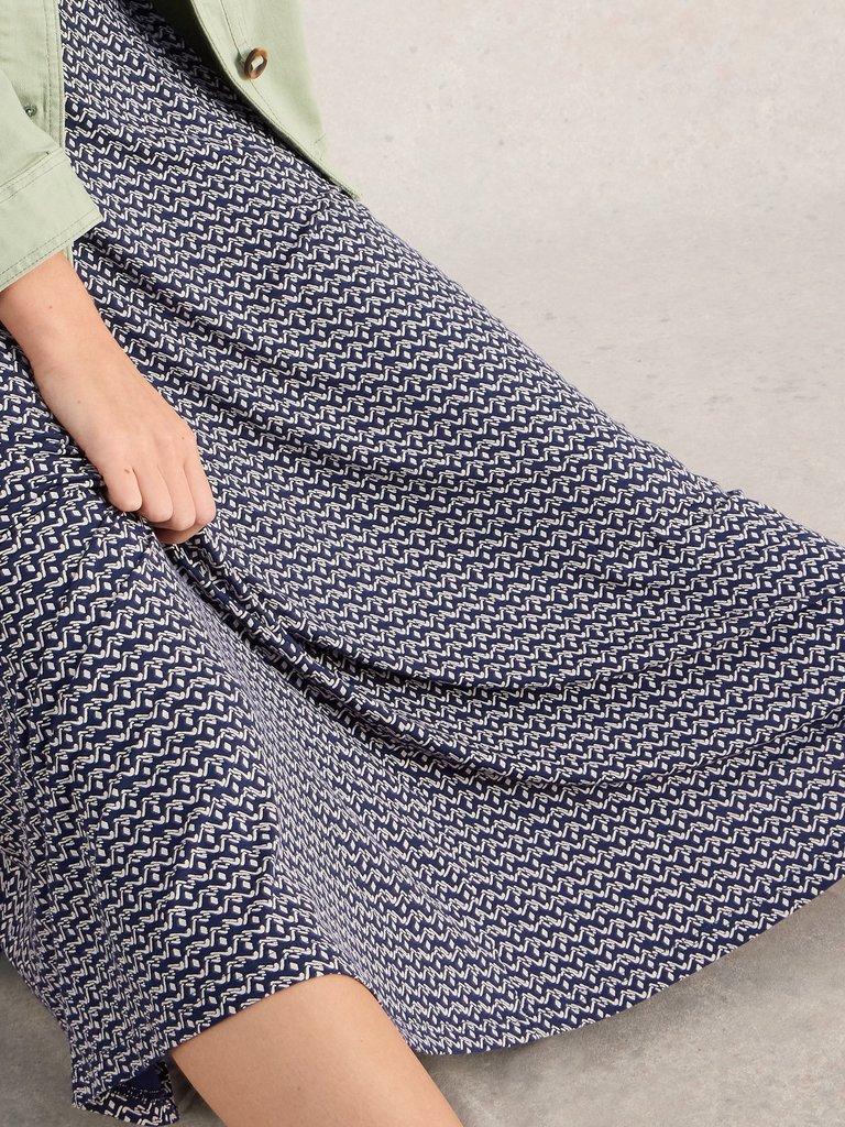 Jada Jersey Maxi Skirt in NAVY PR - MODEL DETAIL