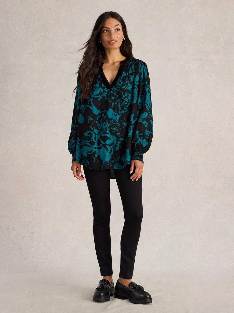 Bay Print Longline Top in TEAL MLT - MODEL FRONT