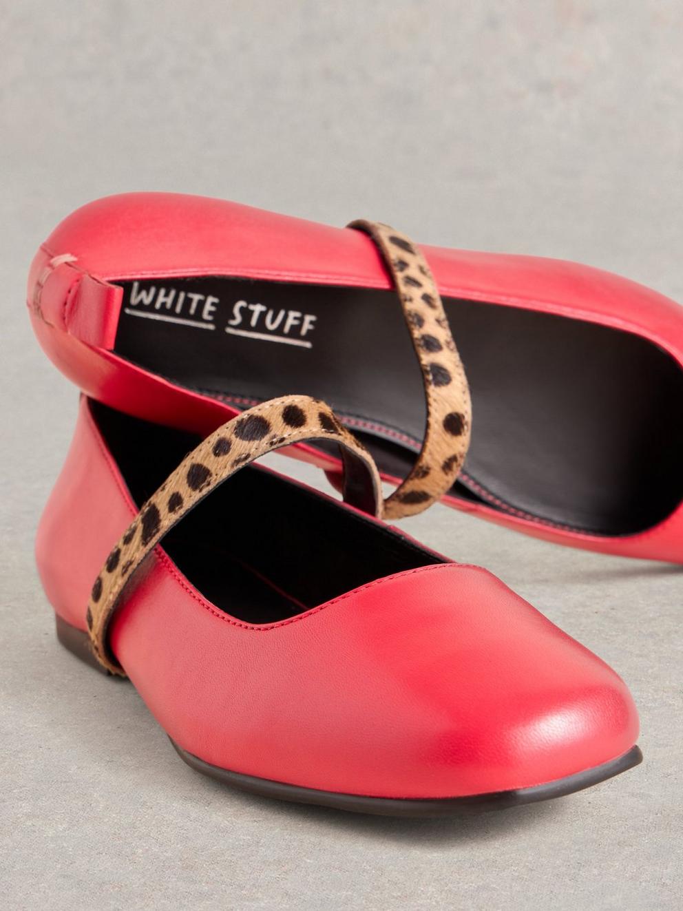 Minnie Strap Ballerina Leather in BRT PINK - FLAT DETAIL