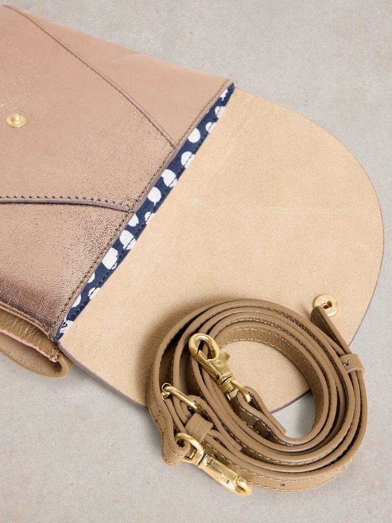 Coco Double Pouch Crossbody in NAT MLT - FLAT DETAIL