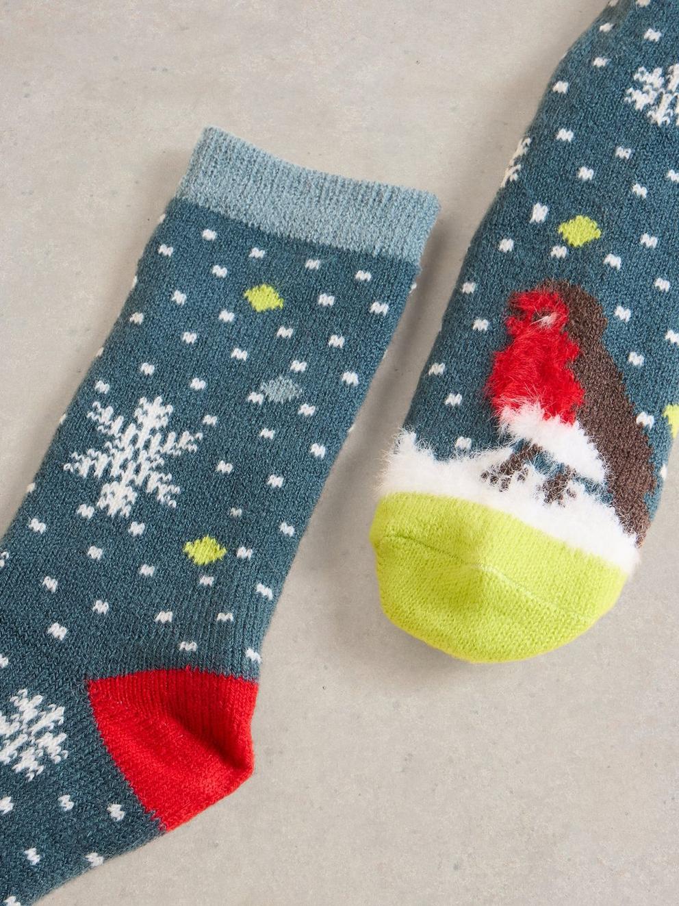Kissing Robins Cabin Sock in TEAL MLT - FLAT DETAIL