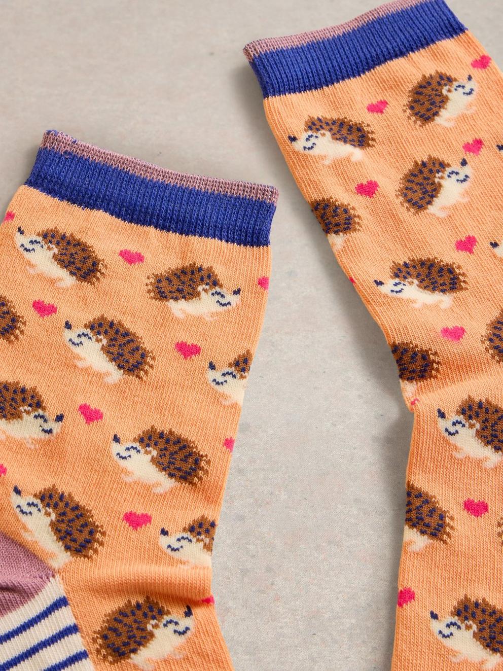 Hedgehog Ankle Socks in ORANGE MLT - FLAT DETAIL