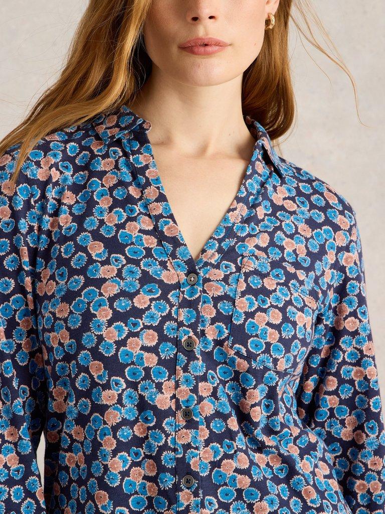 ANNIE COLLARED LONGLINE SHIRT in BLUE PR - MODEL DETAIL