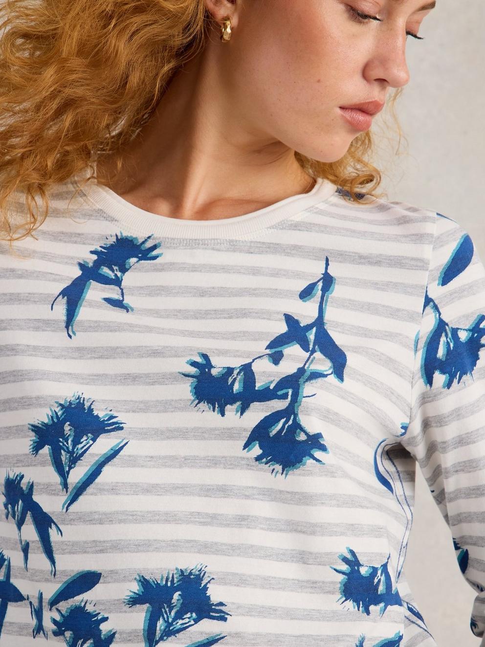 CLARA CREW NECK TSHIRT in NAT MLT - MODEL DETAIL