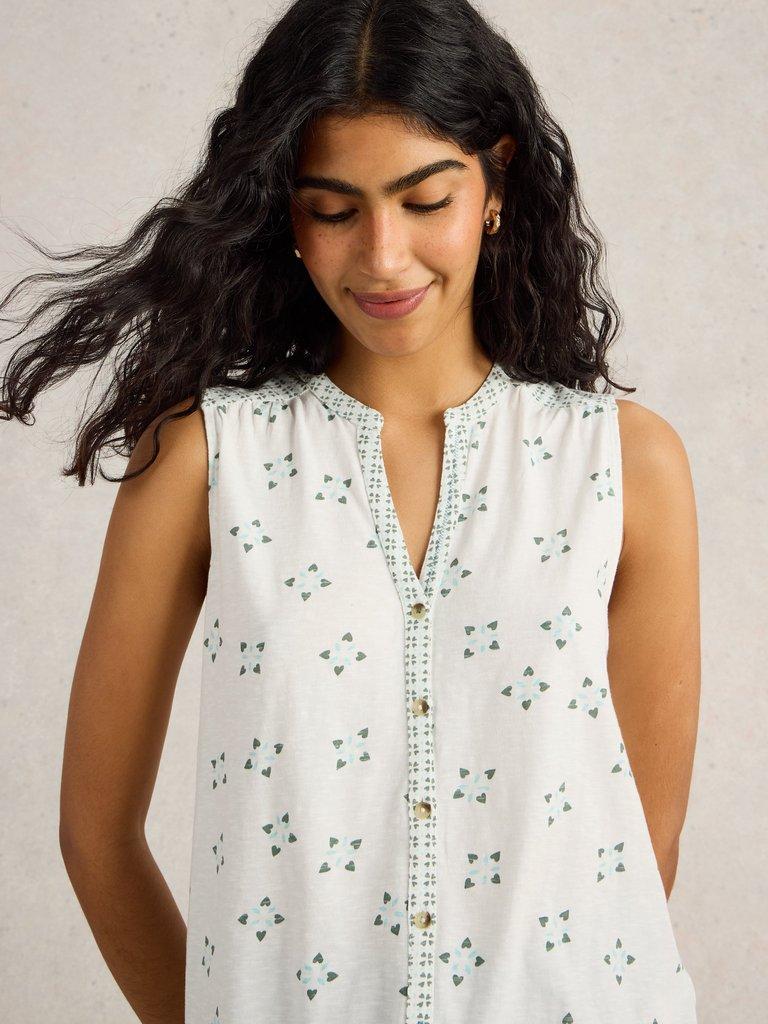 TULIP COLLARED SLEEVELESS SHIRT in WHITE PR - MODEL DETAIL