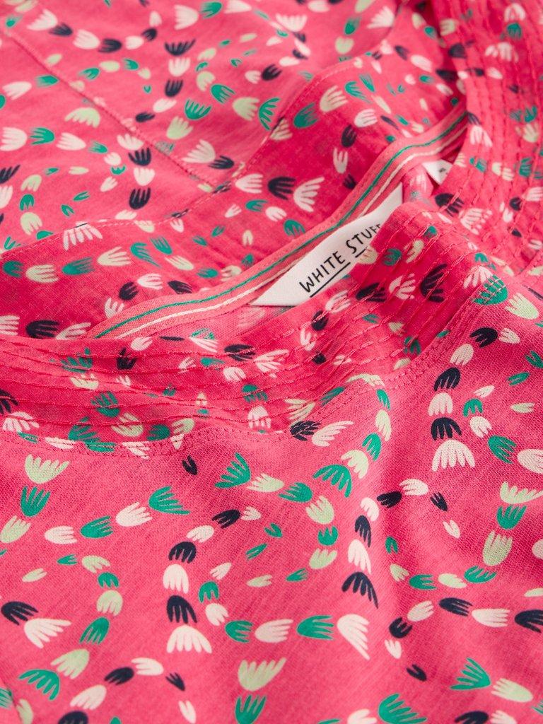 WEAVER JERSEY TEE in CORAL PR - FLAT DETAIL