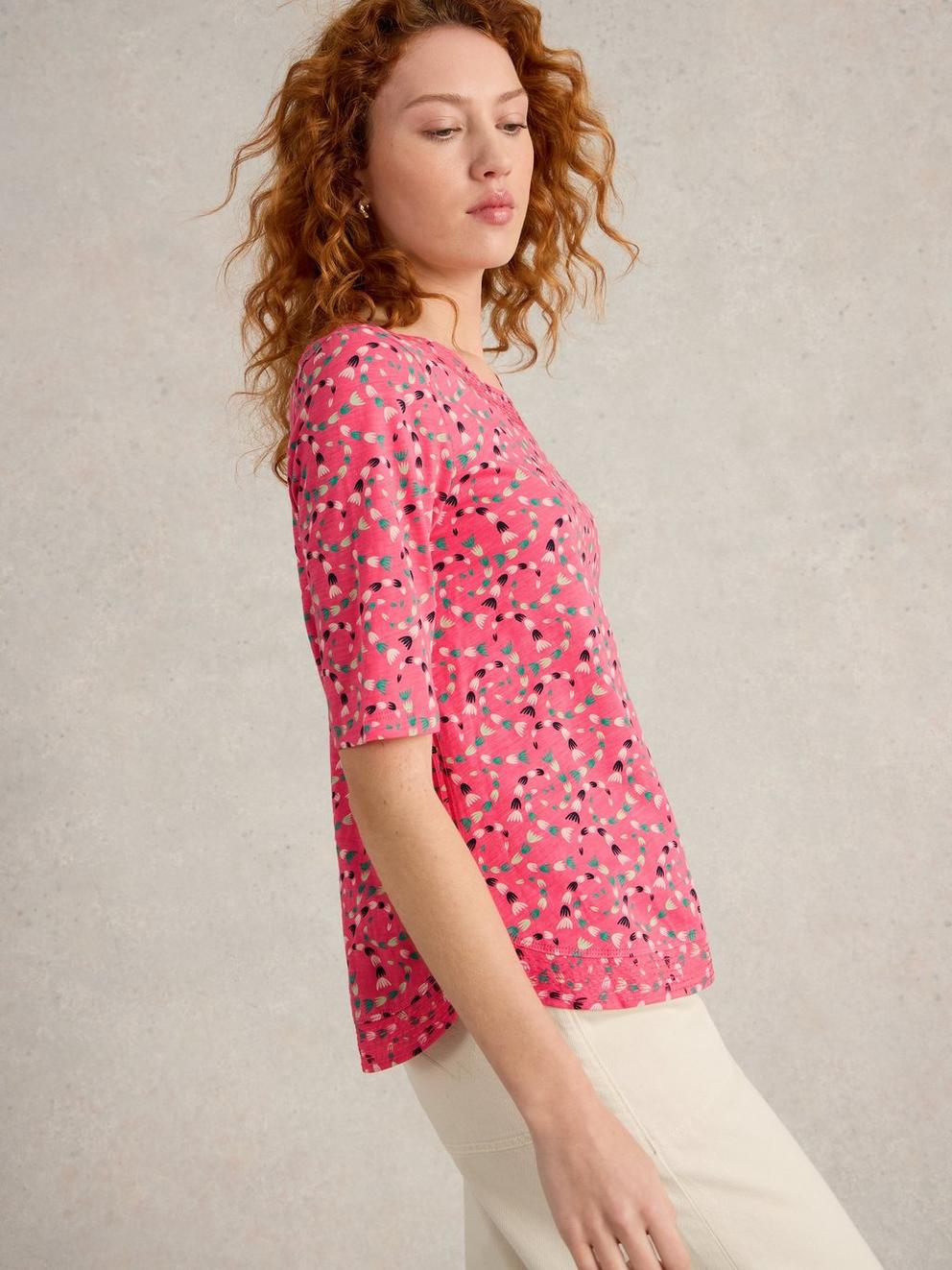 WEAVER JERSEY TEE in CORAL PR - LIFESTYLE