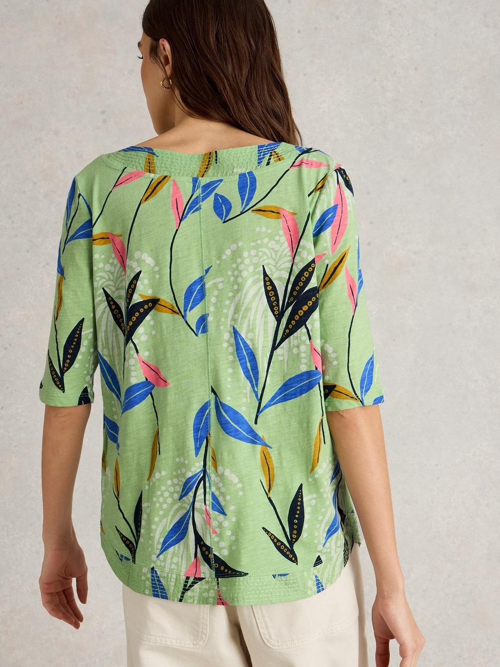 WEAVER JERSEY TEE in GREEN PR - MODEL BACK
