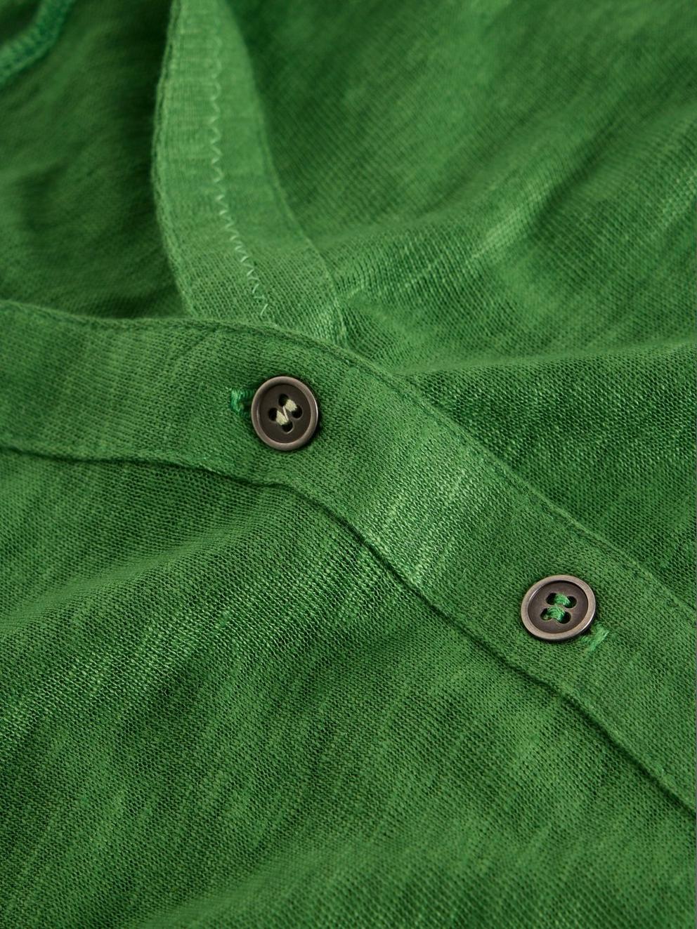 CHARLIE LINEN SHIRT in MID GREEN - FLAT DETAIL