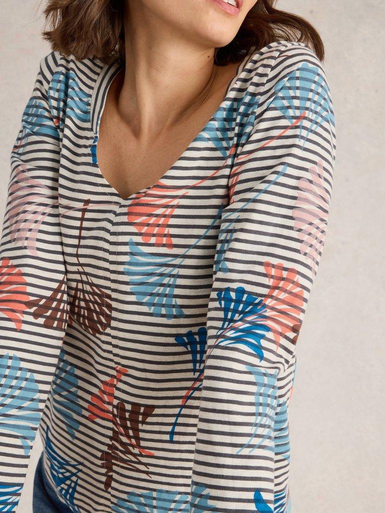 NELLY NOTCH NECK TSHIRT in CORAL MLT - MODEL DETAIL