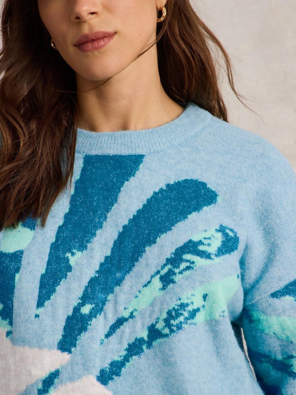 LOUISA JUMPER in BLUE MLT - MODEL DETAIL