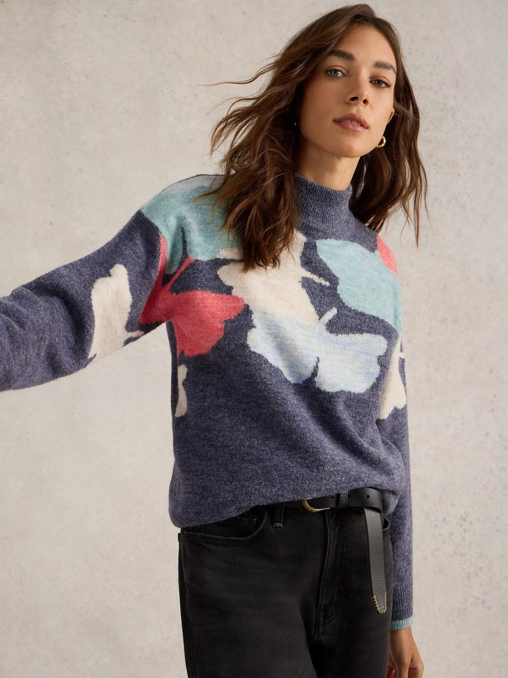 LUCY LEAF JUMPER in BLUE MLT - MODEL DETAIL