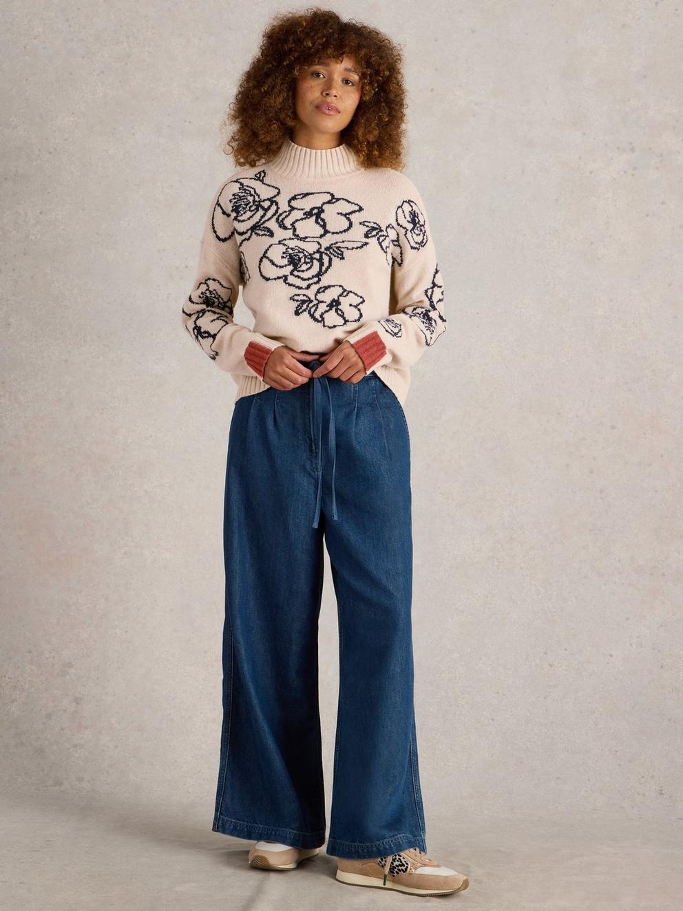 SPRIG FLORAL WOOL JUMPER in NAT MLT - MODEL FRONT