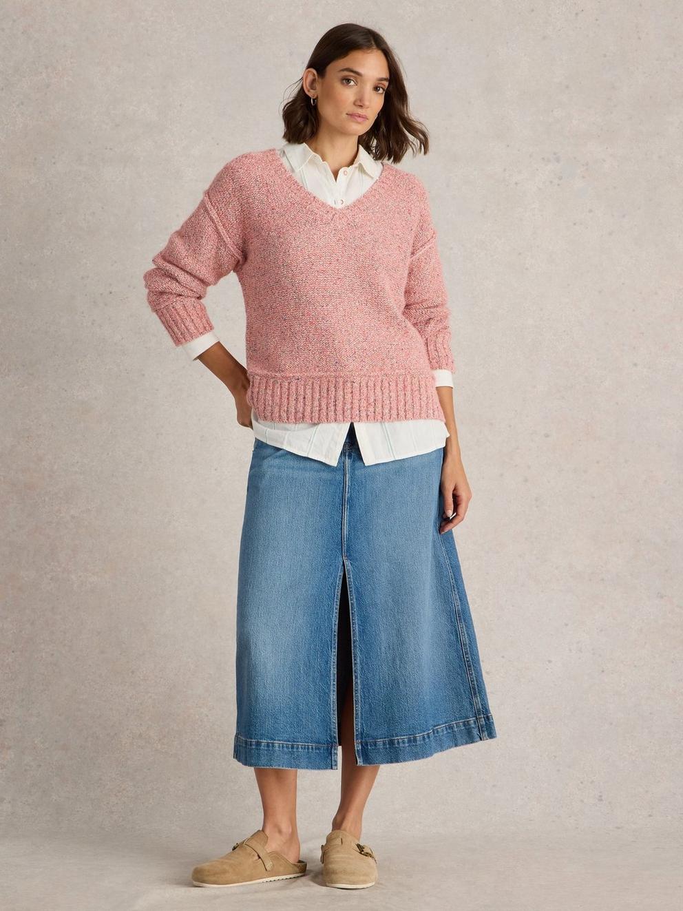 TAMMY TEXTURED V NECK in LGT PINK - MODEL FRONT