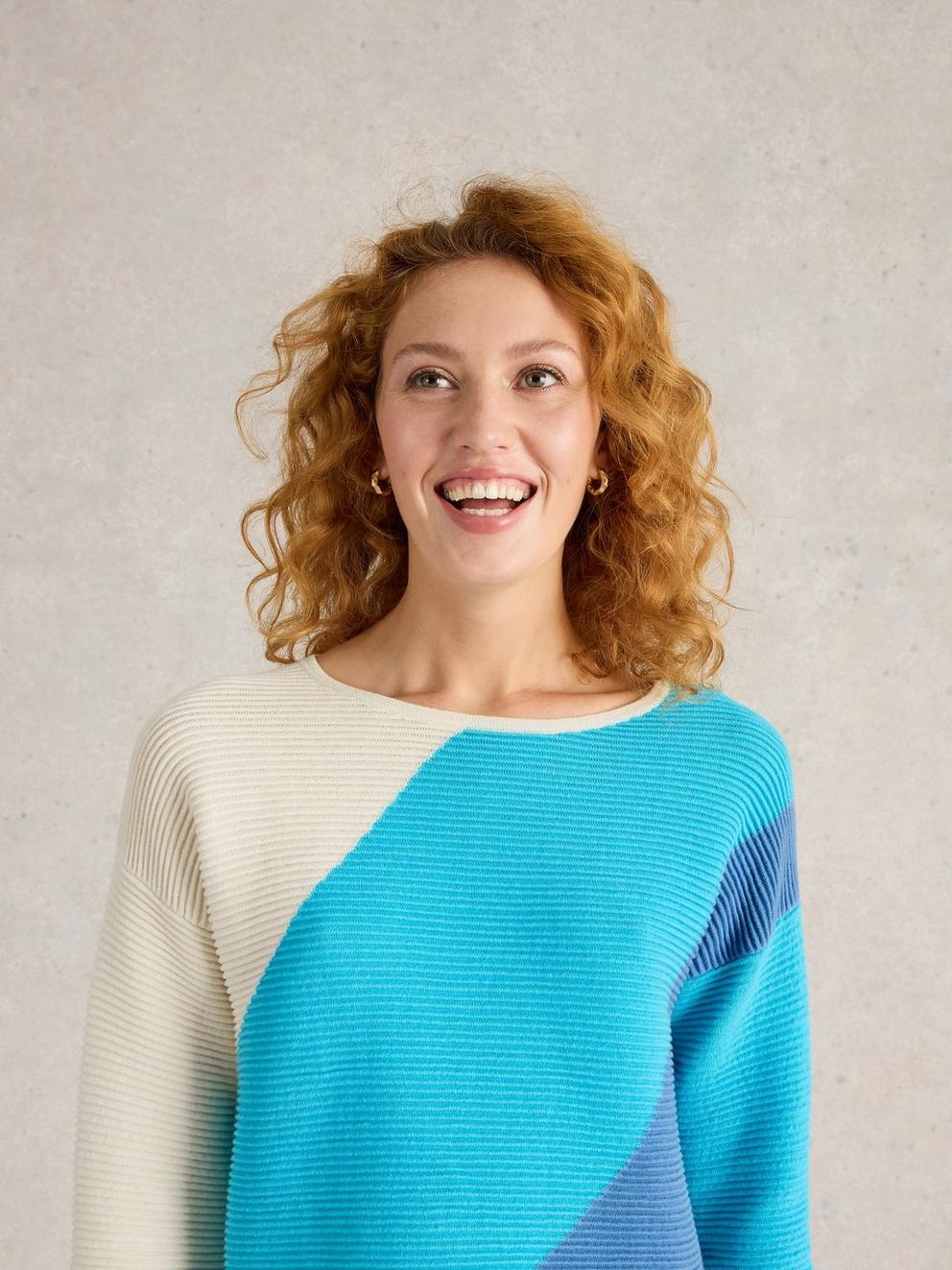 JANA ABSTRACT JUMPER in BRT BLUE - LIFESTYLE