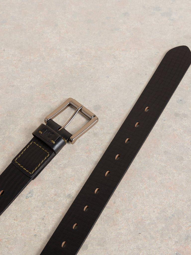 Multi Punch Leather Belt in PURE BLK - FLAT DETAIL