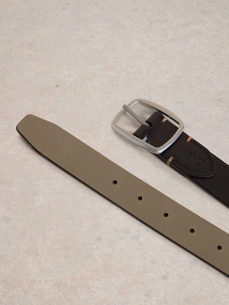 Reversible Leather Belt in BLK MLT - FLAT DETAIL
