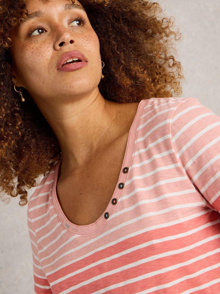 NADIA TEE in PINK MLT - MODEL DETAIL