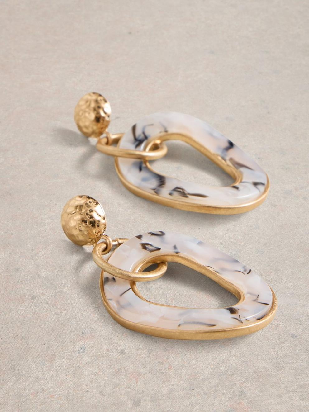 Resin Link Drop Earring in GLD TN MET - FLAT DETAIL