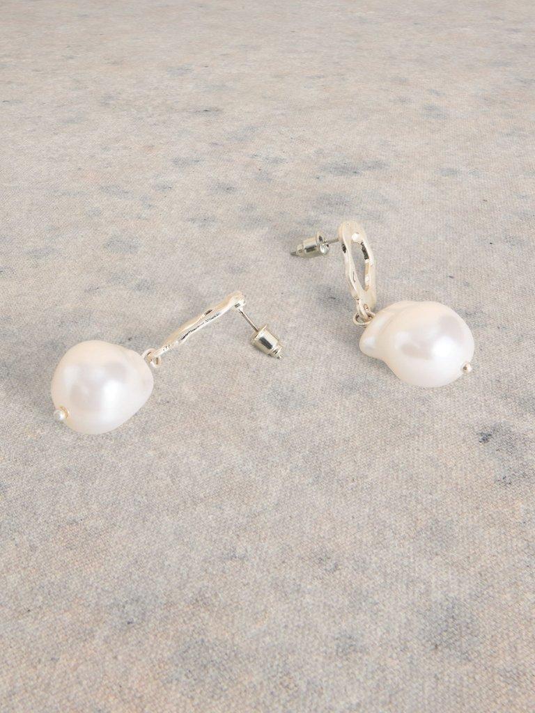 Pearl Drop Earring in SLV TN MET - FLAT DETAIL