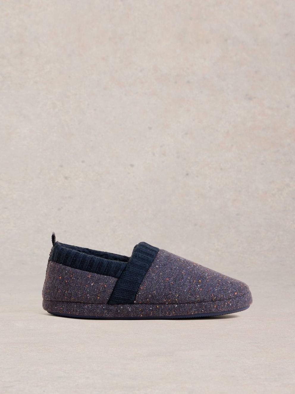 Ray Closed Back Slippers in NAVY MULTI - LIFESTYLE
