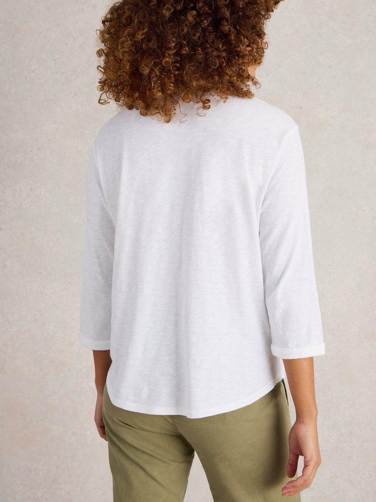 BETH 34 SLEEVE SHIRT in BRIL WHITE - MODEL BACK