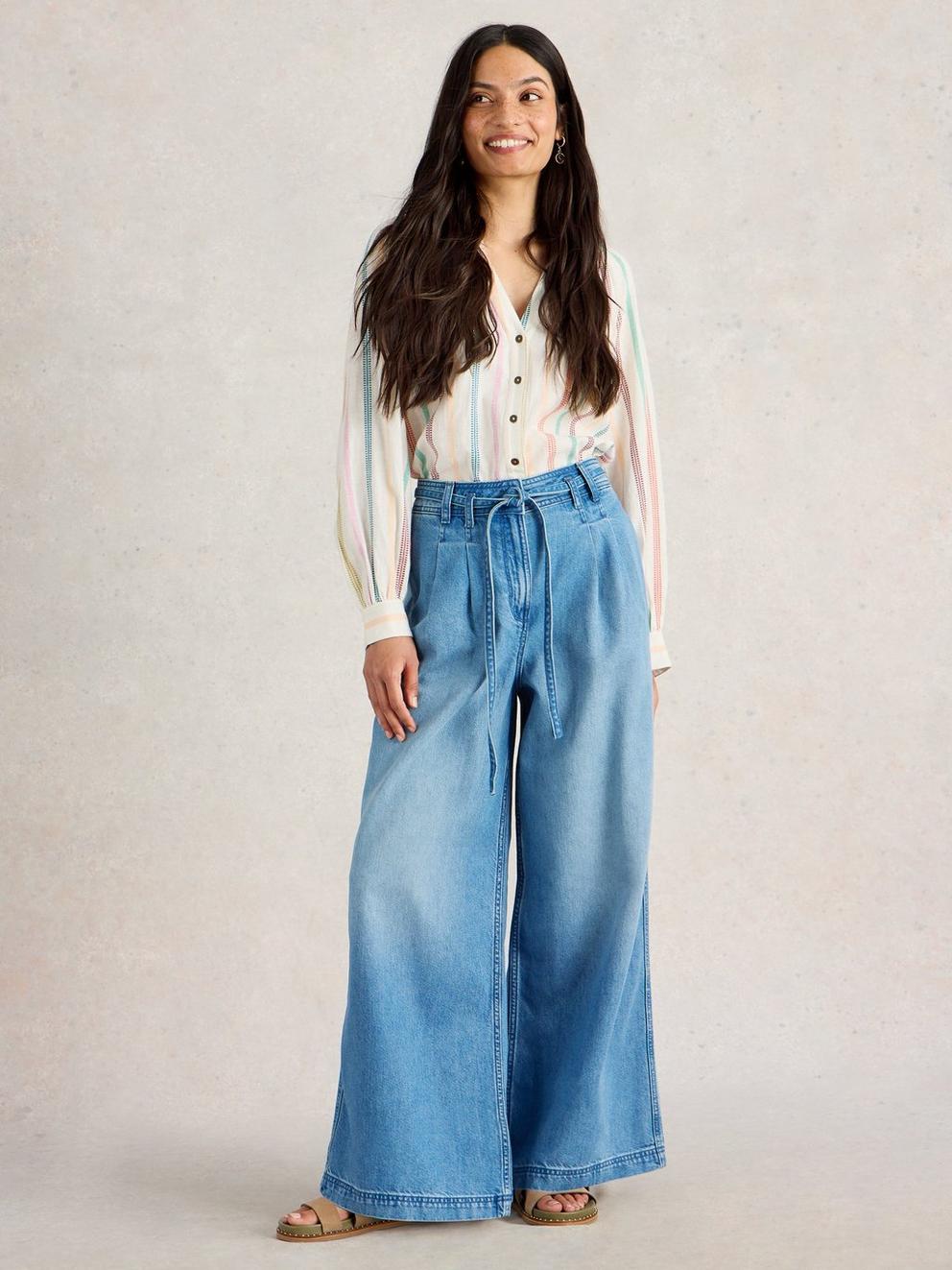 Sasha Wide Full Leg Jean in LGT DENIM - MODEL FRONT