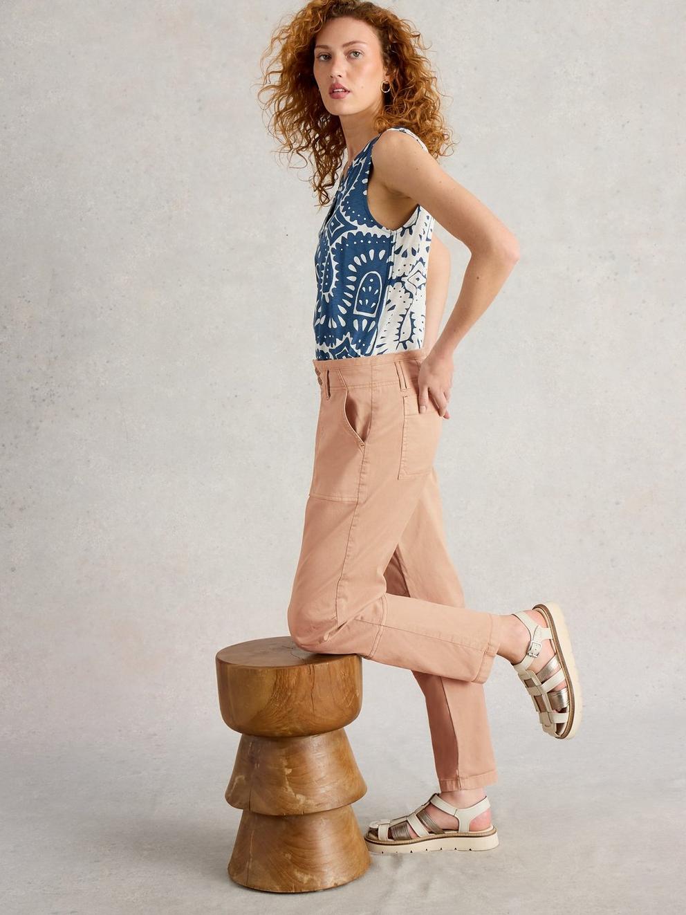 Blaire Crop Trouser in DK NAT - LIFESTYLE