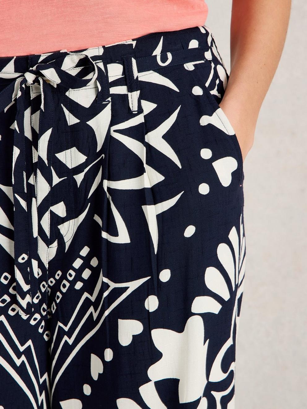 Farah Wide Leg Trouser in NAVY MULTI - MODEL DETAIL