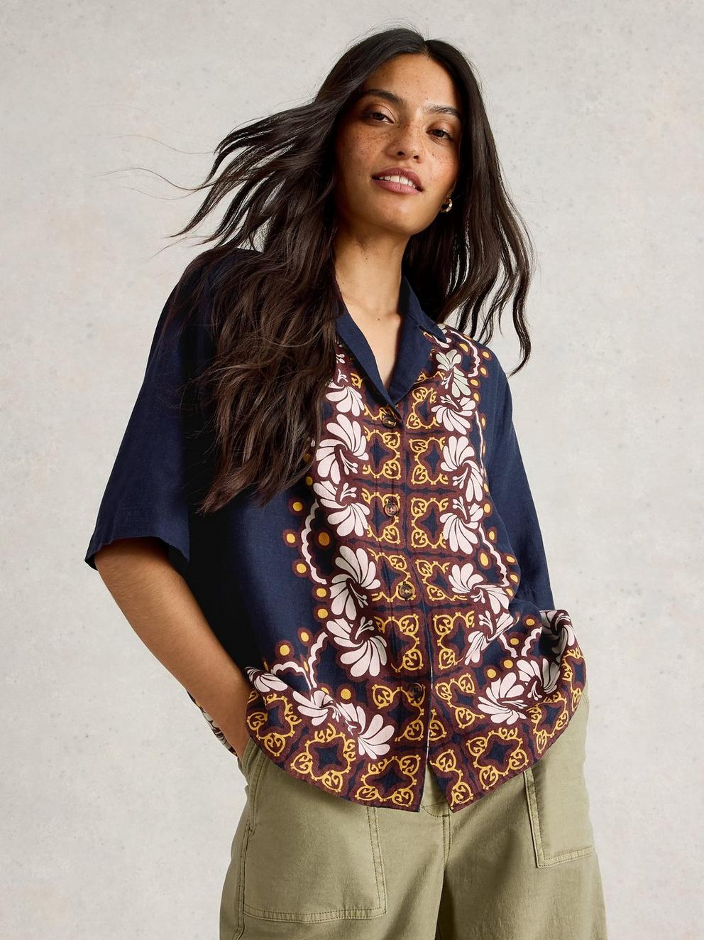 Bella Linen Blend Resort Shirt in NAVY MULTI - MODEL DETAIL