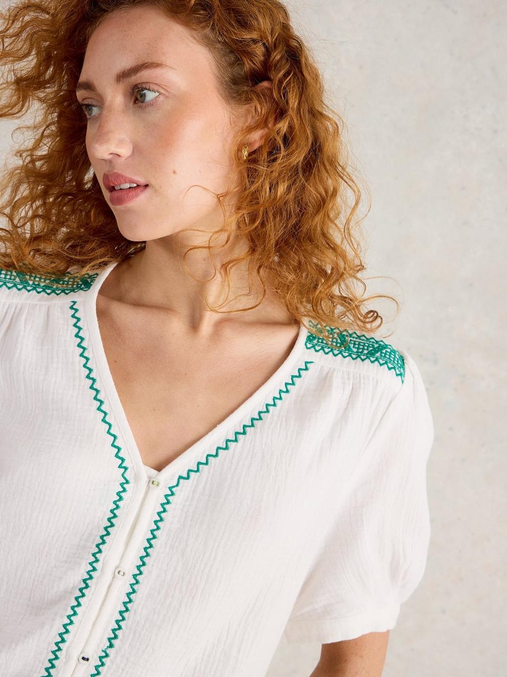 Gianna Double Cloth Top in WHITE MLT - MODEL DETAIL