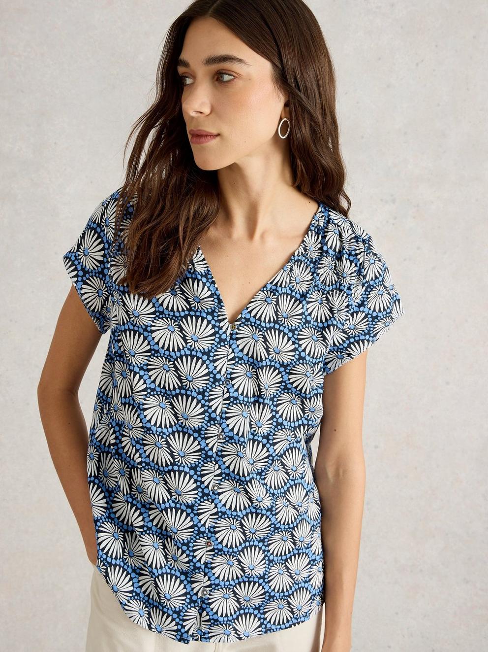 Rae Organic Cotton Top V Neck in BLUE PR - MODEL DETAIL