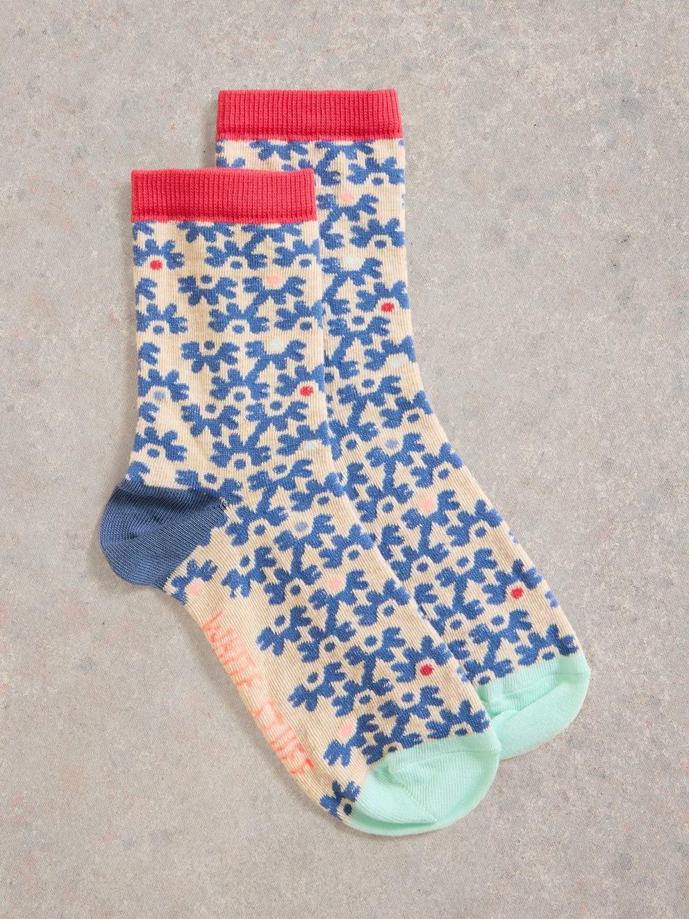 Squiggle Flower Ankle Sock in BLUE MLT - FLAT FRONT