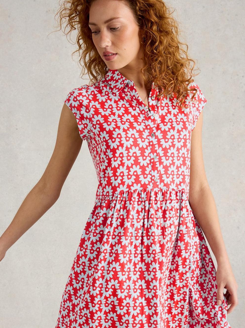 Everly Jersey Shirt Shortsleeve Dress in RED PR - MODEL DETAIL