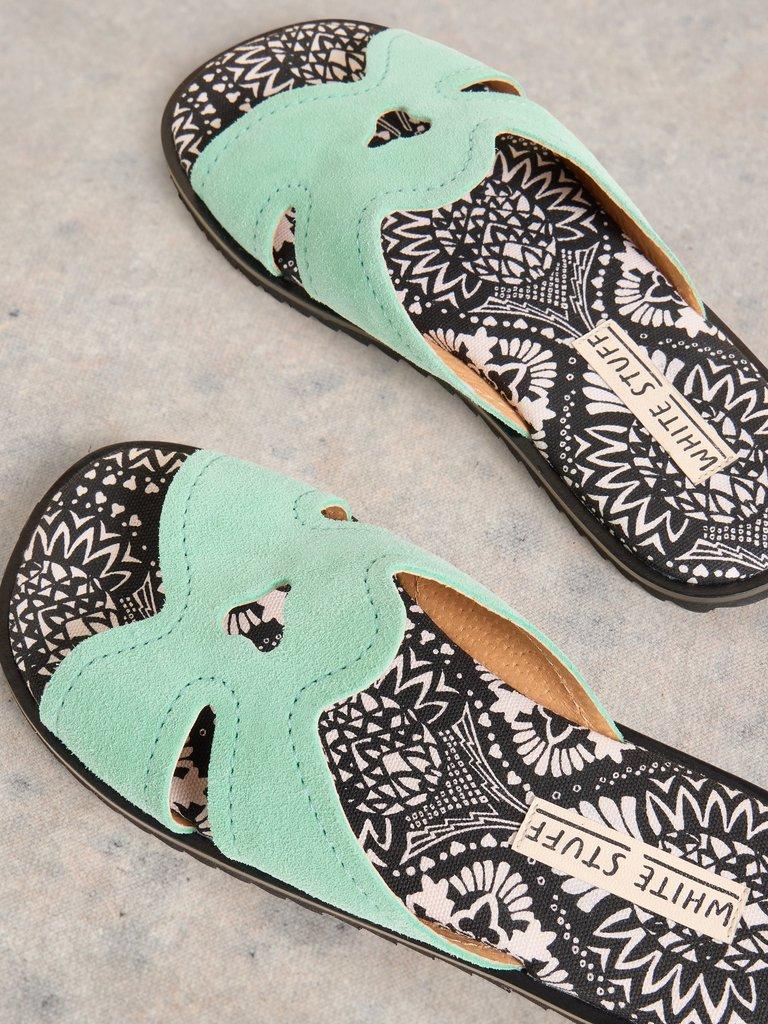 Floral Flip Flop Sandal in BRT BLUE - FLAT DETAIL