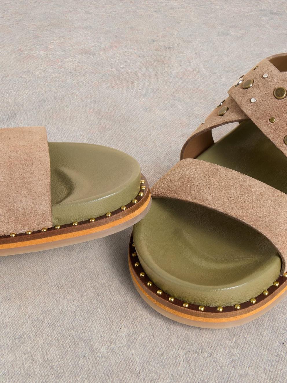 Gladiator Footbed Sandal in DK NAT - FLAT DETAIL