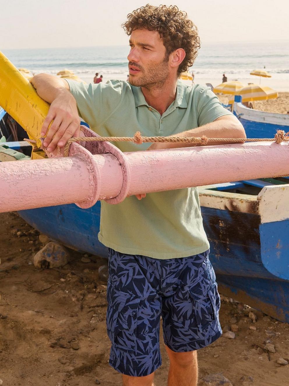 Halsall Printed Cargo Short in NAVY PR - MIXED