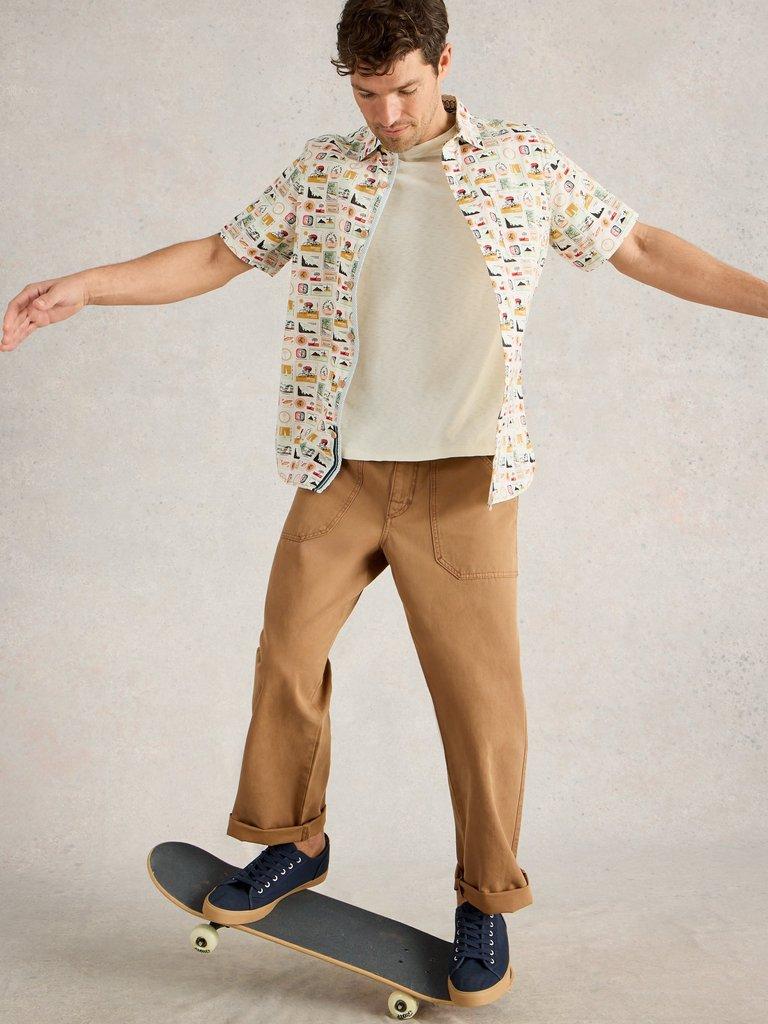 Finsbury Travel Printed Shirt in NAT PR - LIFESTYLE