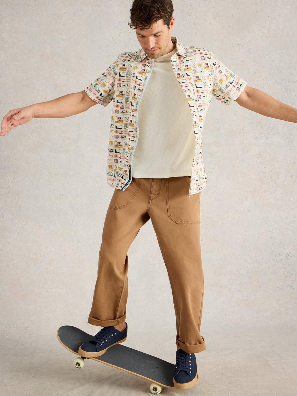 Finsbury Travel Printed Shirt in NAT PR - LIFESTYLE