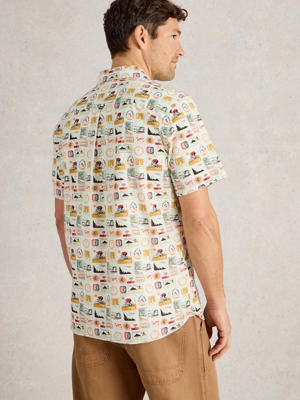 Finsbury Travel Printed Shirt in NAT PR - MODEL BACK